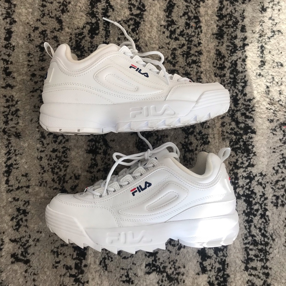 Disrupted II Premium FILA Sneakers Size 9